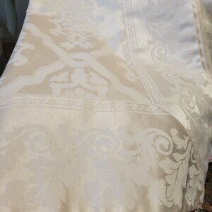 Beautiful Cream Embossed Pattern Table cloth